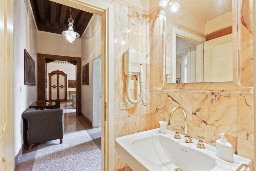 Doge Palace Luxury Apartment - Cannaregio Veneţia Exterior foto